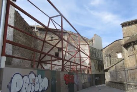 Se vende terreno en el centro histórico de jaca